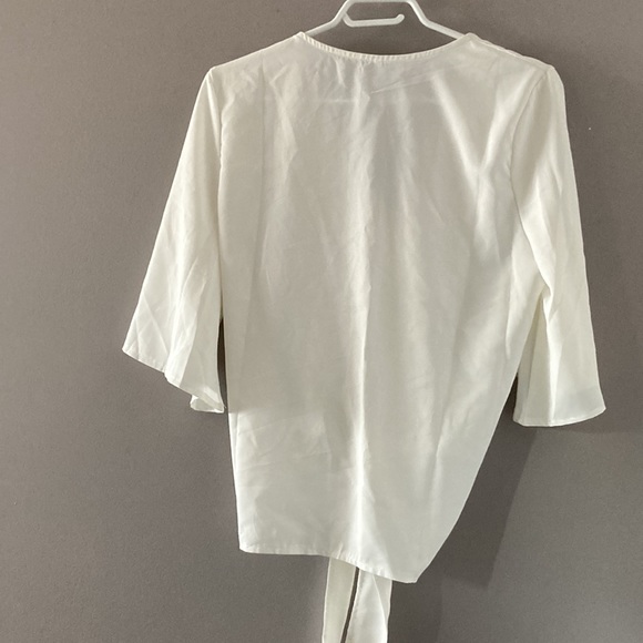 White tie front blouse - Picture 3 of 4